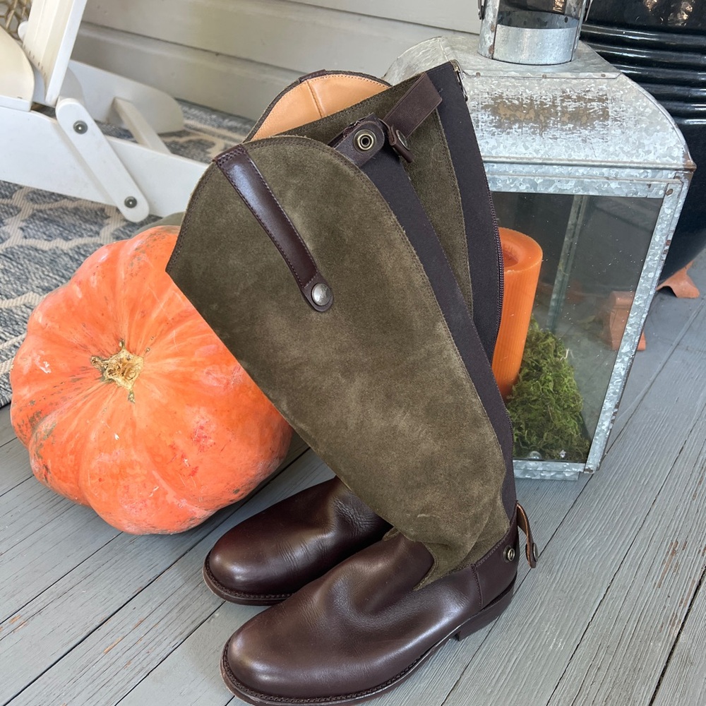 Gorgeous brown leather and hunter green suede ridibg boots, size US 7 (37)